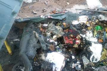 El vandalismo calcina un contenedor en Las Huesas (Telde)/TA.